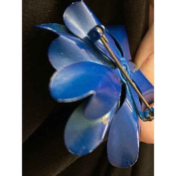 Vintage Enamel Flower Power Brooch Blue Dimensional Chunky Mod Pin - Picture 3 of 7